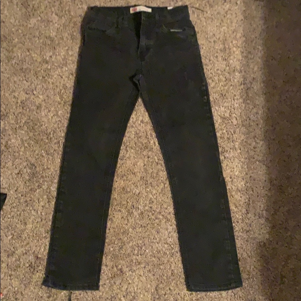 Black Levi’s jeans